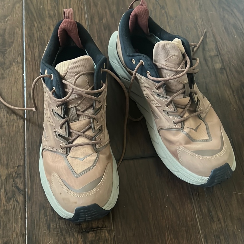 Like new Men’s Hoka Hiking Shoes